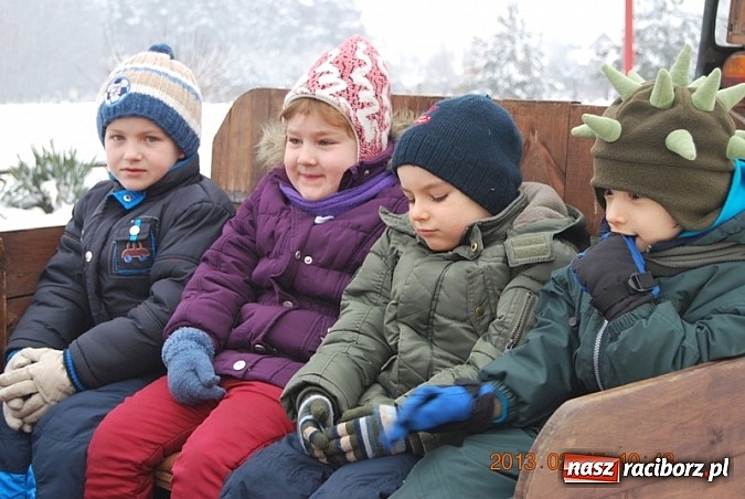 Zdjęcie w galerii na portalu naszraciborz.pl: Dobrze wiedzieli, kiedy spadnie śnieg! wiadomości z regionu