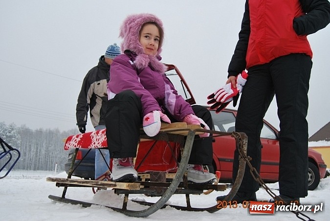 Zdjęcie w galerii na portalu naszraciborz.pl: Dobrze wiedzieli, kiedy spadnie śnieg! wiadomości z regionu