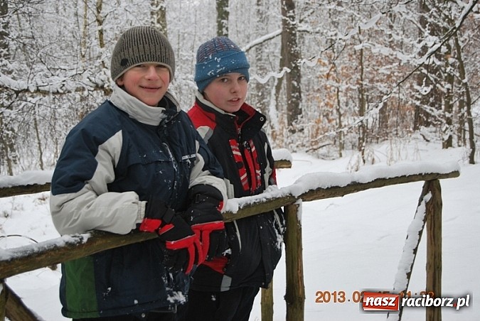 Zdjęcie w galerii na portalu naszraciborz.pl: Dobrze wiedzieli, kiedy spadnie śnieg! wiadomości z regionu