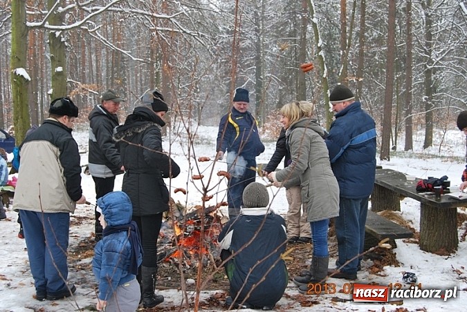 Zdjęcie w galerii na portalu naszraciborz.pl: Dobrze wiedzieli, kiedy spadnie śnieg! wiadomości z regionu