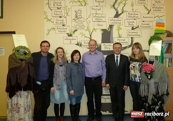 Zdjęcie w galerii na portalu naszraciborz.pl: Pozyskują pieniądze nawet w czasie ferii wiadomości z regionu