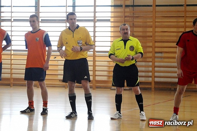 Zdjęcie w galerii na portalu naszraciborz.pl: Rudnik II z pucharem wójta wiadomości z regionu