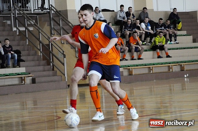 Zdjęcie w galerii na portalu naszraciborz.pl: Rudnik II z pucharem wójta wiadomości z regionu