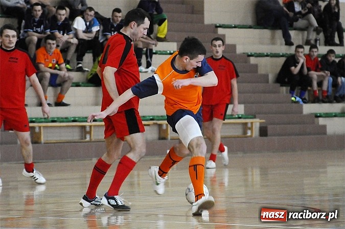 Zdjęcie w galerii na portalu naszraciborz.pl: Rudnik II z pucharem wójta wiadomości z regionu