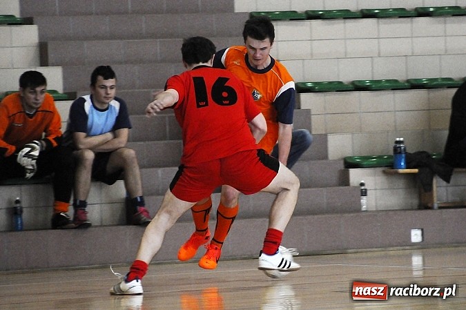 Zdjęcie w galerii na portalu naszraciborz.pl: Rudnik II z pucharem wójta wiadomości z regionu