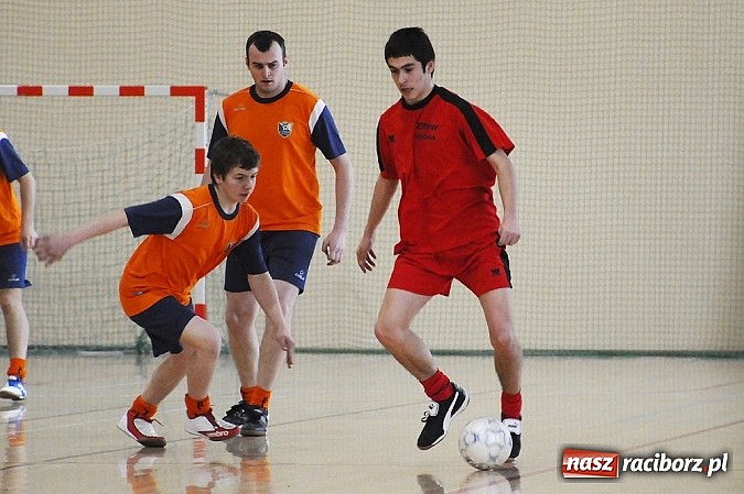 Zdjęcie w galerii na portalu naszraciborz.pl: Rudnik II z pucharem wójta wiadomości z regionu