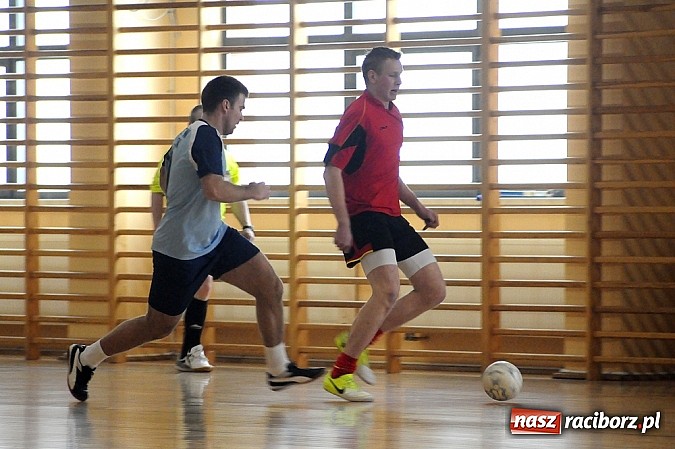 Zdjęcie w galerii na portalu naszraciborz.pl: Rudnik II z pucharem wójta wiadomości z regionu