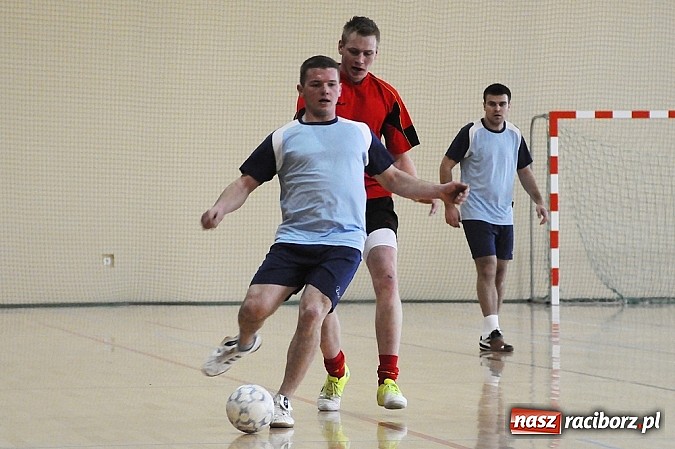 Zdjęcie w galerii na portalu naszraciborz.pl: Rudnik II z pucharem wójta wiadomości z regionu