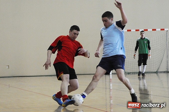 Zdjęcie w galerii na portalu naszraciborz.pl: Rudnik II z pucharem wójta wiadomości z regionu