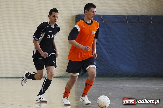 Zdjęcie w galerii na portalu naszraciborz.pl: Rudnik II z pucharem wójta wiadomości z regionu