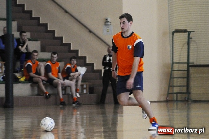 Zdjęcie w galerii na portalu naszraciborz.pl: Rudnik II z pucharem wójta wiadomości z regionu