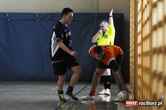 Zdjęcie w galerii na portalu naszraciborz.pl: Rudnik II z pucharem wójta wiadomości z regionu