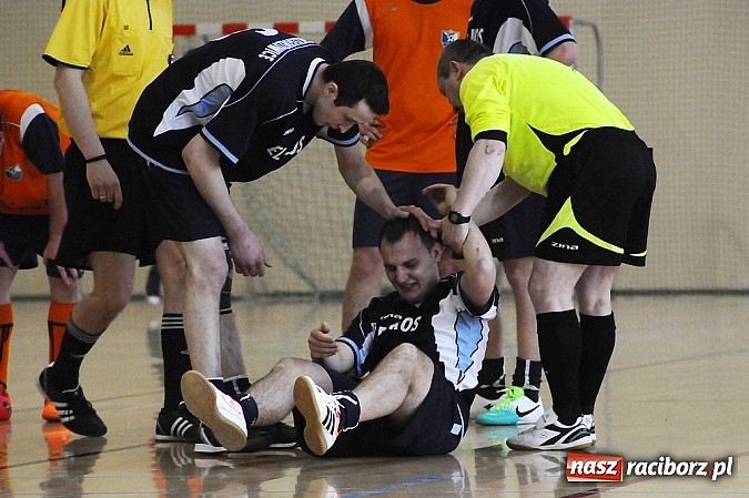 Zdjęcie w galerii na portalu naszraciborz.pl: Rudnik II z pucharem wójta wiadomości z regionu