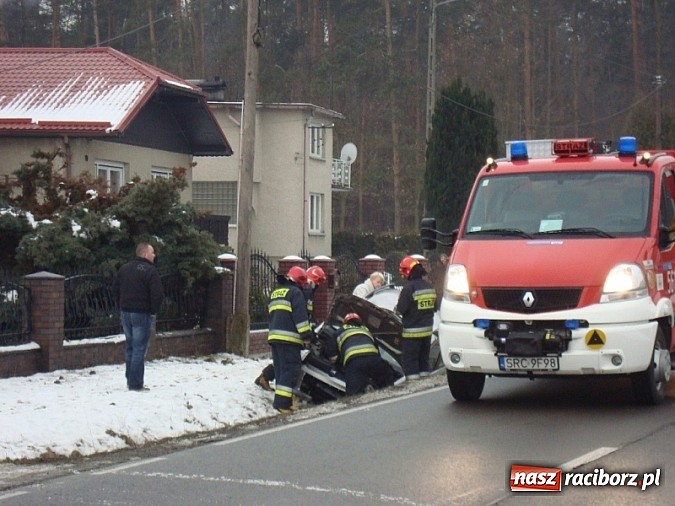 Zdjęcie w galerii na portalu naszraciborz.pl: Kolejne groźne zdarzenie drogowe w Rudach Kolonii Renerowskiej wiadomości z regionu