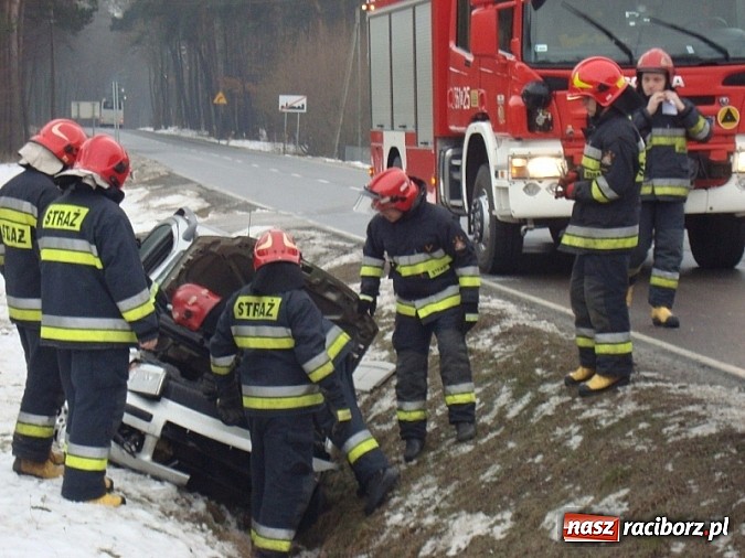 Zdjęcie w galerii na portalu naszraciborz.pl: Kolejne groźne zdarzenie drogowe w Rudach Kolonii Renerowskiej wiadomości z regionu