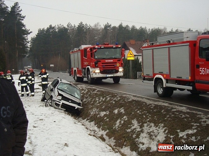 Zdjęcie w galerii na portalu naszraciborz.pl: Kolejne groźne zdarzenie drogowe w Rudach Kolonii Renerowskiej wiadomości z regionu