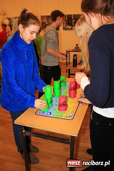 Zdjęcie w galerii na portalu naszraciborz.pl: Speed Stacks, czyli układanie kubków na czas wiadomości z regionu