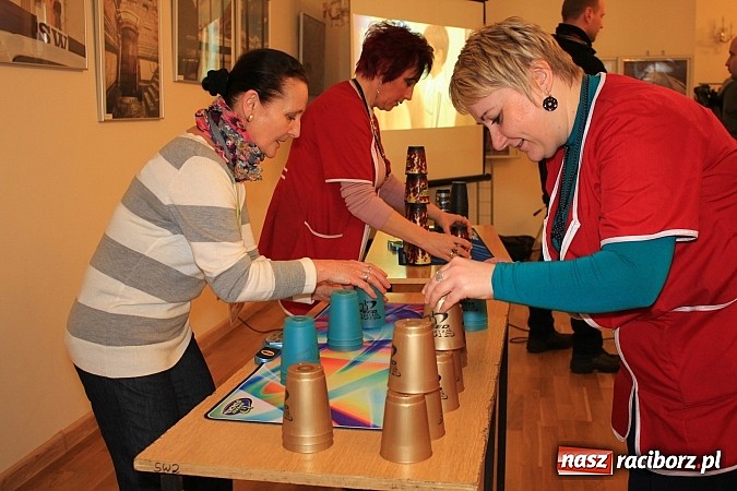 Zdjęcie w galerii na portalu naszraciborz.pl: Speed Stacks, czyli układanie kubków na czas wiadomości z regionu