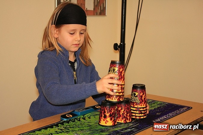 Zdjęcie w galerii na portalu naszraciborz.pl: Speed Stacks, czyli układanie kubków na czas wiadomości z regionu