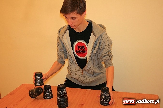 Zdjęcie w galerii na portalu naszraciborz.pl: Speed Stacks, czyli układanie kubków na czas wiadomości z regionu