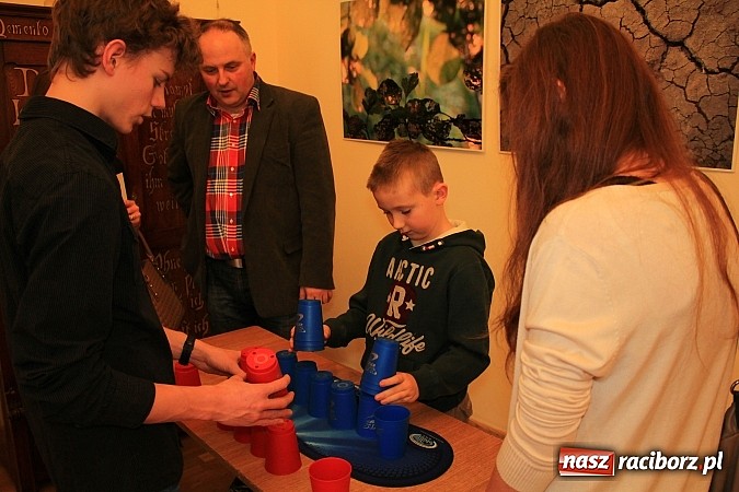 Zdjęcie w galerii na portalu naszraciborz.pl: Speed Stacks, czyli układanie kubków na czas wiadomości z regionu
