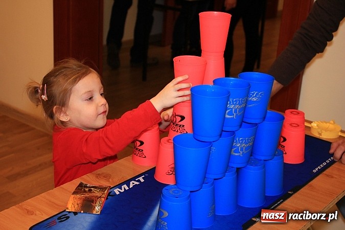 Zdjęcie w galerii na portalu naszraciborz.pl: Speed Stacks, czyli układanie kubków na czas wiadomości z regionu