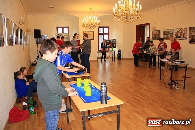 Zdjęcie w galerii na portalu naszraciborz.pl: Speed Stacks, czyli układanie kubków na czas wiadomości z regionu