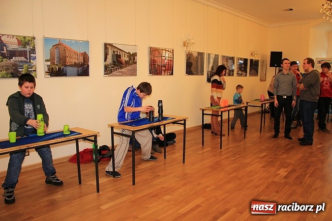 Zdjęcie w galerii na portalu naszraciborz.pl: Speed Stacks, czyli układanie kubków na czas wiadomości z regionu