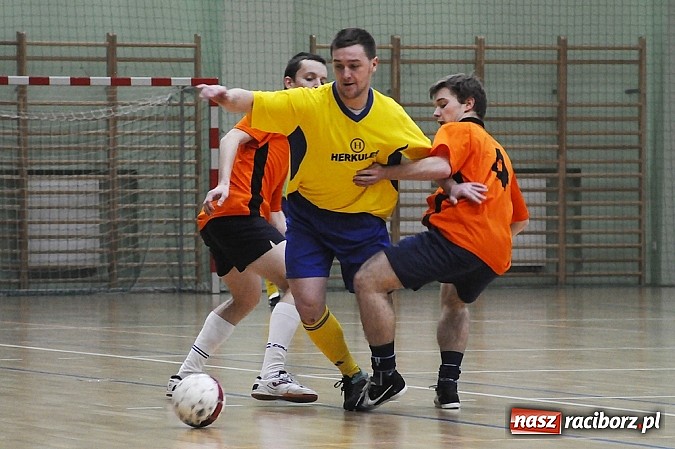 Zdjęcie w galerii na portalu naszraciborz.pl: Canarinhos z Bad Boys na remis wiadomości z regionu