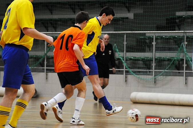 Zdjęcie w galerii na portalu naszraciborz.pl: Canarinhos z Bad Boys na remis wiadomości z regionu