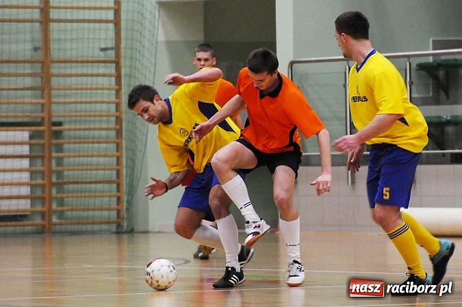 Zdjęcie w galerii na portalu naszraciborz.pl: Canarinhos z Bad Boys na remis wiadomości z regionu