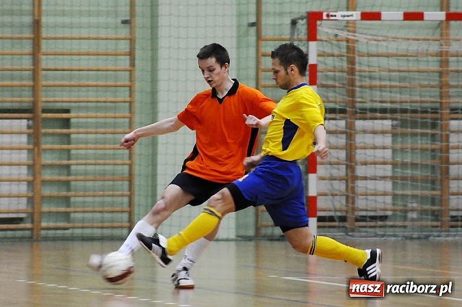 Zdjęcie w galerii na portalu naszraciborz.pl: Canarinhos z Bad Boys na remis wiadomości z regionu