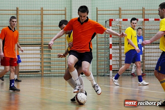Zdjęcie w galerii na portalu naszraciborz.pl: Canarinhos z Bad Boys na remis wiadomości z regionu