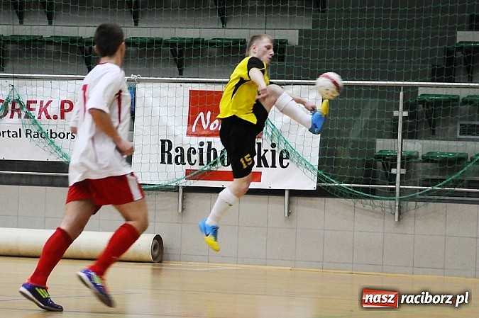 Zdjęcie w galerii na portalu naszraciborz.pl: Canarinhos z Bad Boys na remis wiadomości z regionu