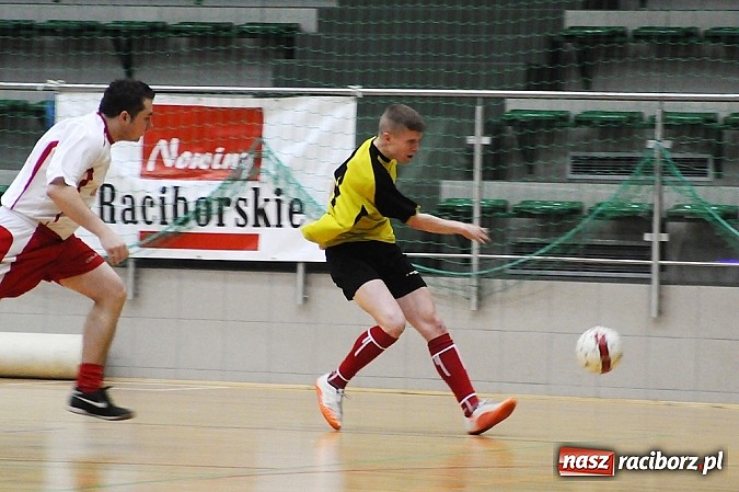 Zdjęcie w galerii na portalu naszraciborz.pl: Canarinhos z Bad Boys na remis wiadomości z regionu