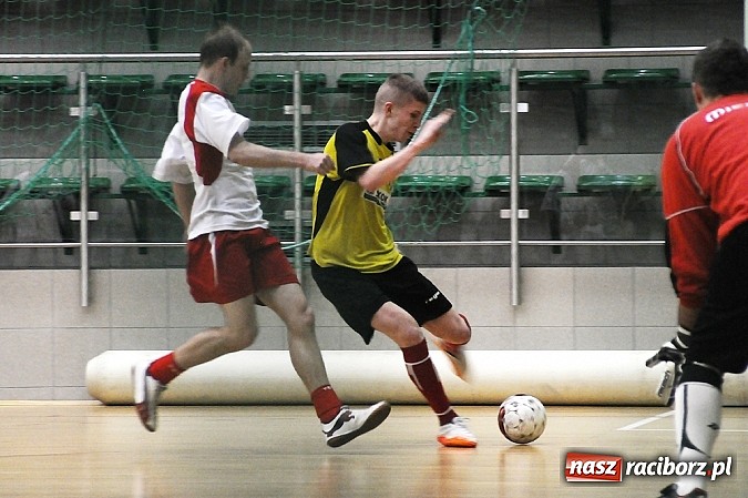 Zdjęcie w galerii na portalu naszraciborz.pl: Canarinhos z Bad Boys na remis wiadomości z regionu