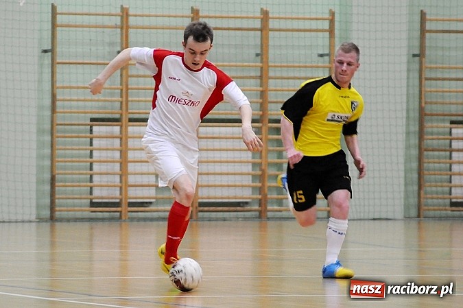 Zdjęcie w galerii na portalu naszraciborz.pl: Canarinhos z Bad Boys na remis wiadomości z regionu