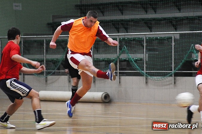 Zdjęcie w galerii na portalu naszraciborz.pl: Canarinhos z Bad Boys na remis wiadomości z regionu