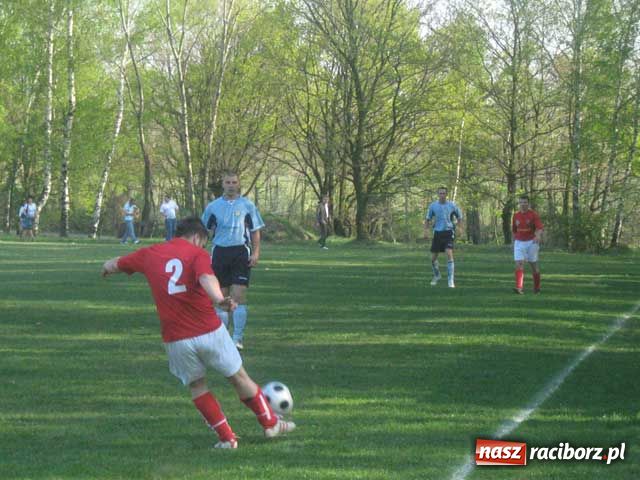 Zdjęcie w galerii na portalu naszraciborz.pl: Babice coraz bliżej C klasy wiadomości z regionu