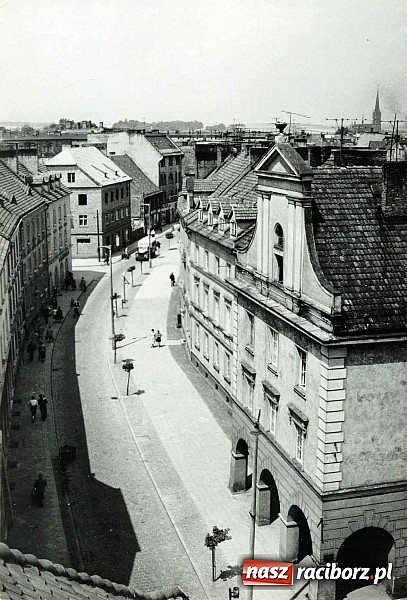 Zdjęcie w galerii na portalu naszraciborz.pl: Dyskusja o ulicy Długiej. Spójrzmy najpierw jak dawniej wyglądała wiadomości z regionu