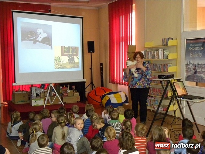 Zdjęcie w galerii na portalu naszraciborz.pl: Miau, co byś kotku chciał…, czyli Dzień Kota w bibliotece wiadomości z regionu