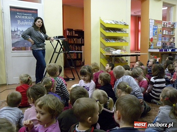 Zdjęcie w galerii na portalu naszraciborz.pl: Miau, co byś kotku chciał…, czyli Dzień Kota w bibliotece wiadomości z regionu
