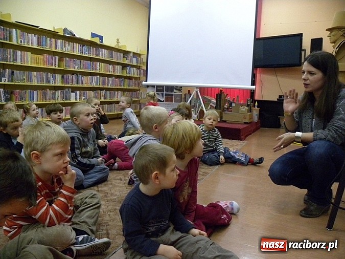 Zdjęcie w galerii na portalu naszraciborz.pl: Miau, co byś kotku chciał…, czyli Dzień Kota w bibliotece wiadomości z regionu