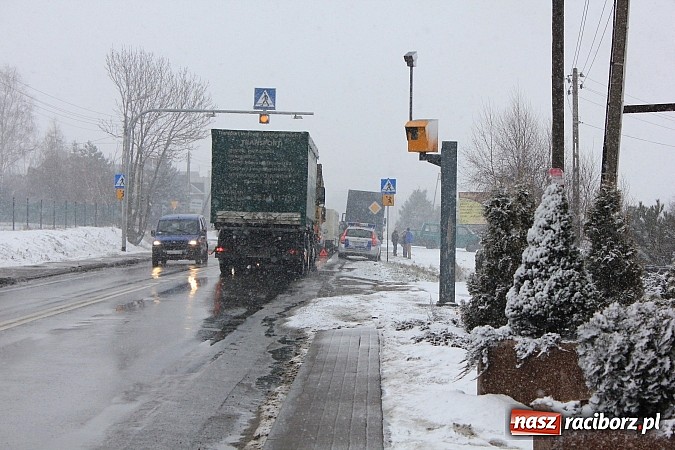 Zdjęcie w galerii na portalu naszraciborz.pl: Sypnęło śniegiem i... kolizjami wiadomości z regionu