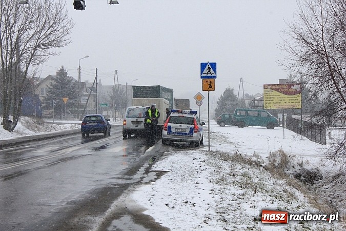 Zdjęcie w galerii na portalu naszraciborz.pl: Sypnęło śniegiem i... kolizjami wiadomości z regionu