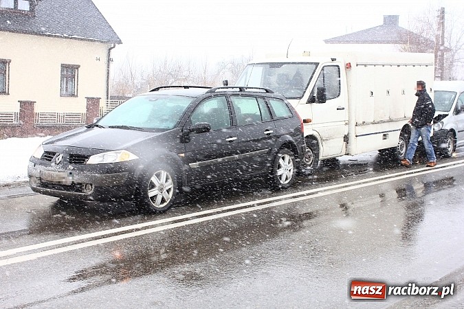 Zdjęcie w galerii na portalu naszraciborz.pl: Sypnęło śniegiem i... kolizjami wiadomości z regionu
