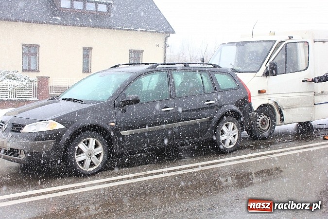 Zdjęcie w galerii na portalu naszraciborz.pl: Sypnęło śniegiem i... kolizjami wiadomości z regionu