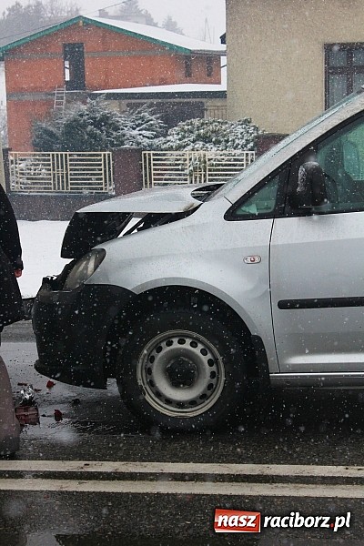 Zdjęcie w galerii na portalu naszraciborz.pl: Sypnęło śniegiem i... kolizjami wiadomości z regionu