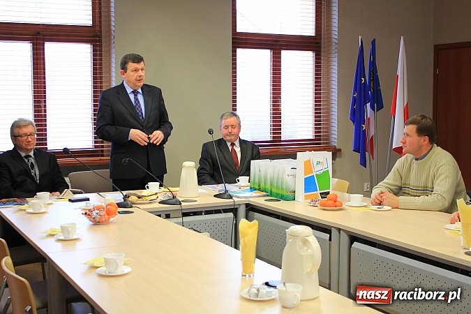 Zdjęcie w galerii na portalu naszraciborz.pl: Przekazali potrzebującym 140 ton żywności wiadomości z regionu