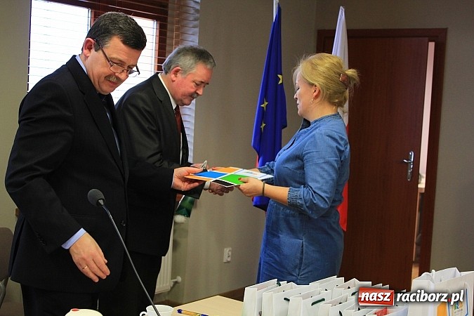 Zdjęcie w galerii na portalu naszraciborz.pl: Przekazali potrzebującym 140 ton żywności wiadomości z regionu